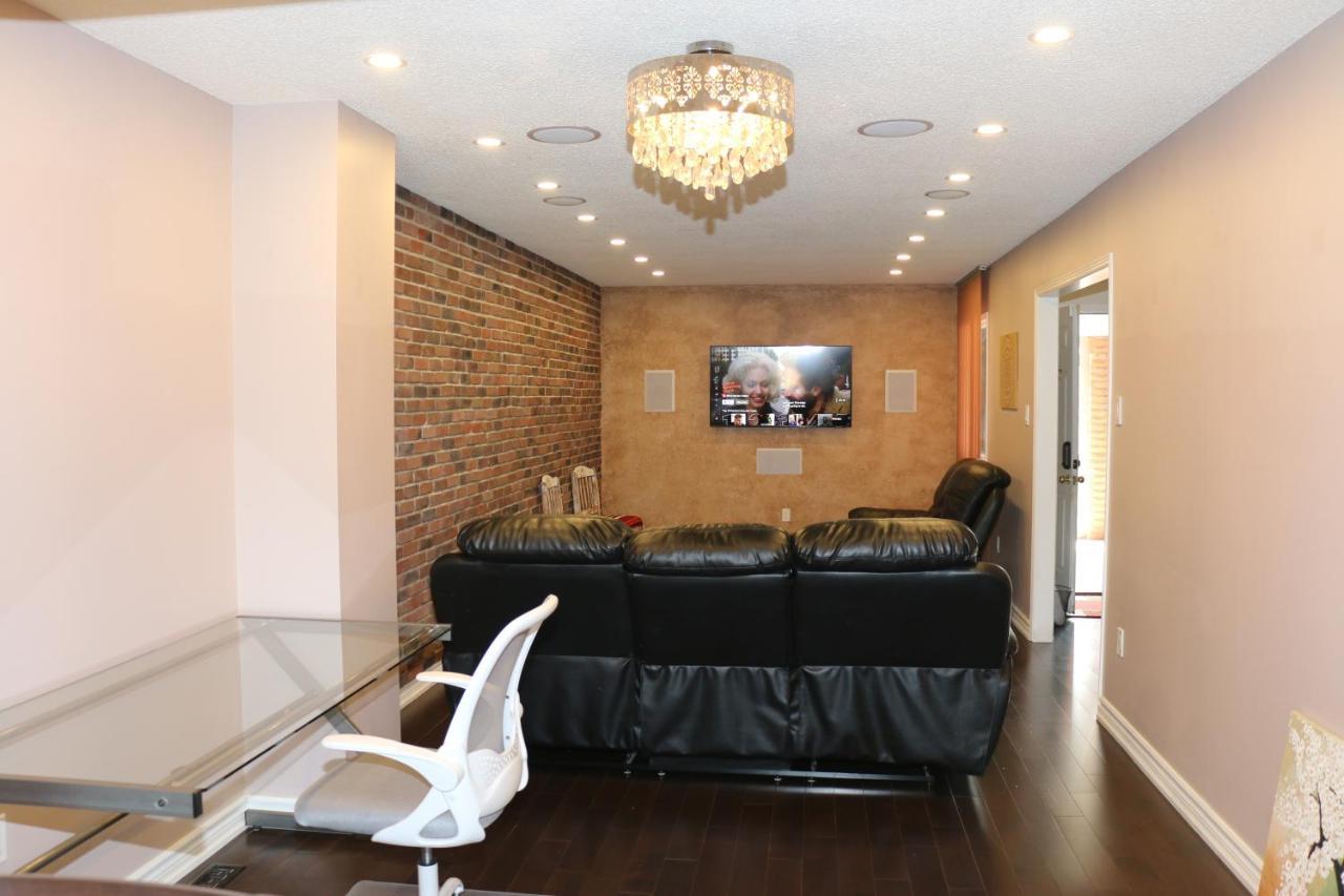 Quiet And Contemporary Home Markham Bagian luar foto