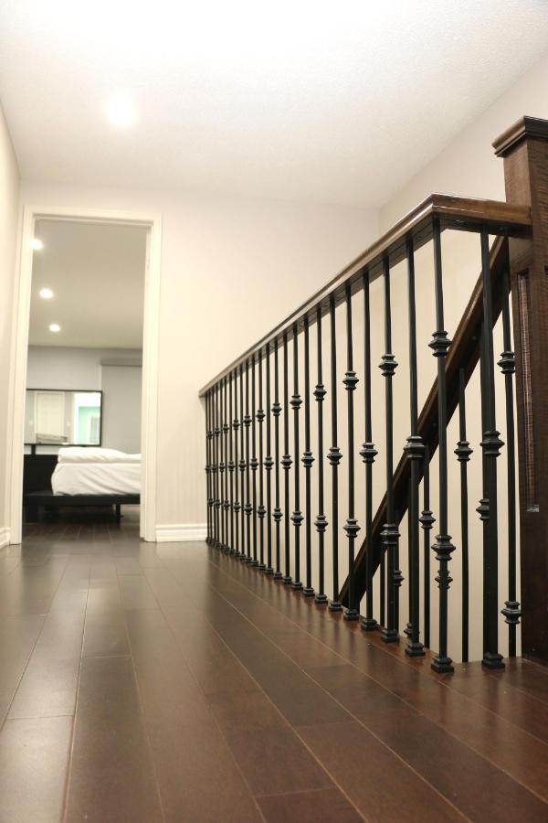Quiet And Contemporary Home Markham Bagian luar foto